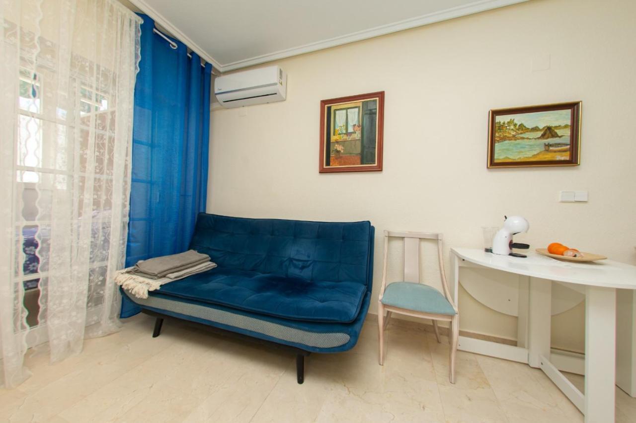 Студия На Белоснежном Пляже Los Locos Torrevieja Exteriör bild