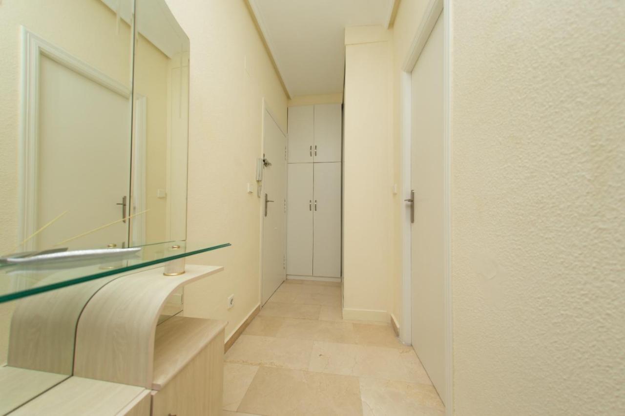 Студия На Белоснежном Пляже Los Locos Torrevieja Exteriör bild