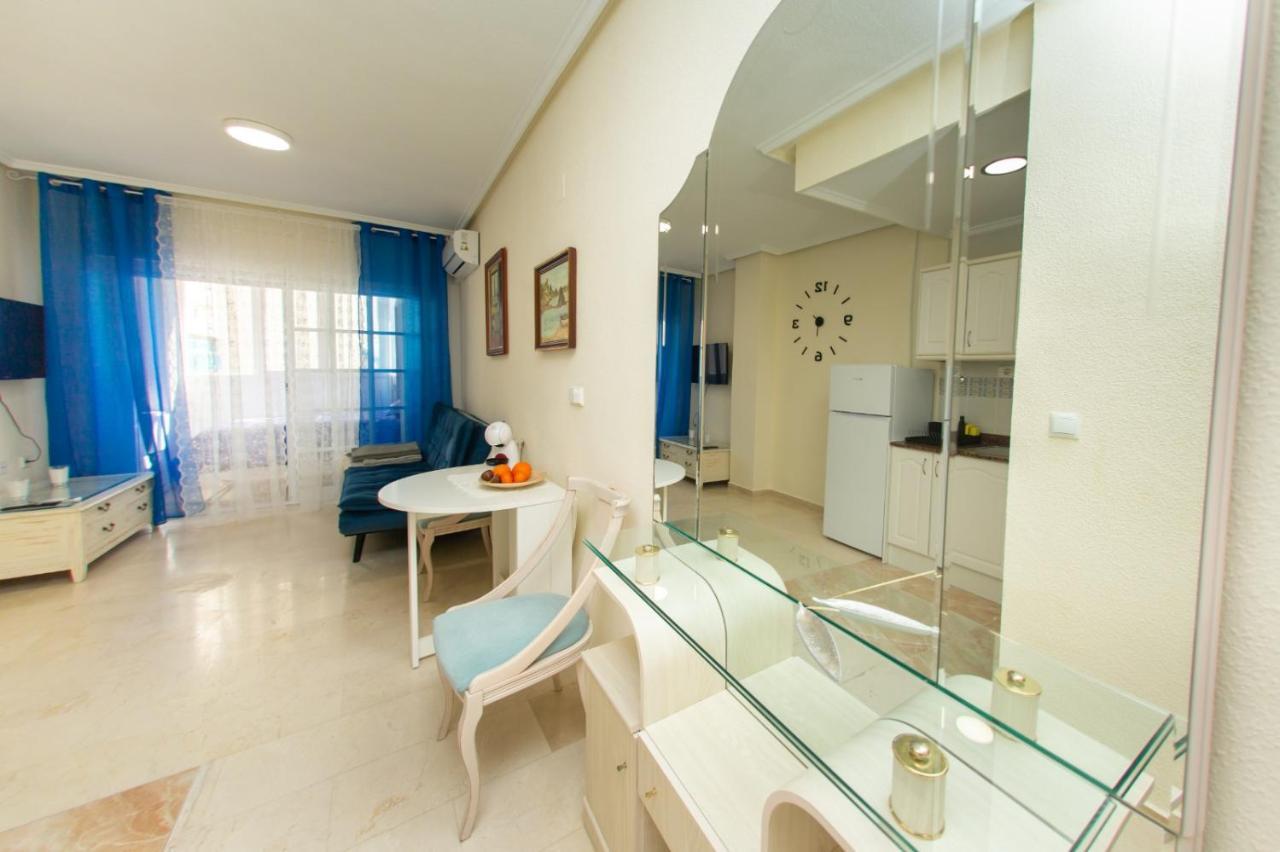 Студия На Белоснежном Пляже Los Locos Torrevieja Exteriör bild