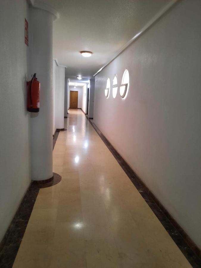 Студия На Белоснежном Пляже Los Locos Torrevieja Exteriör bild